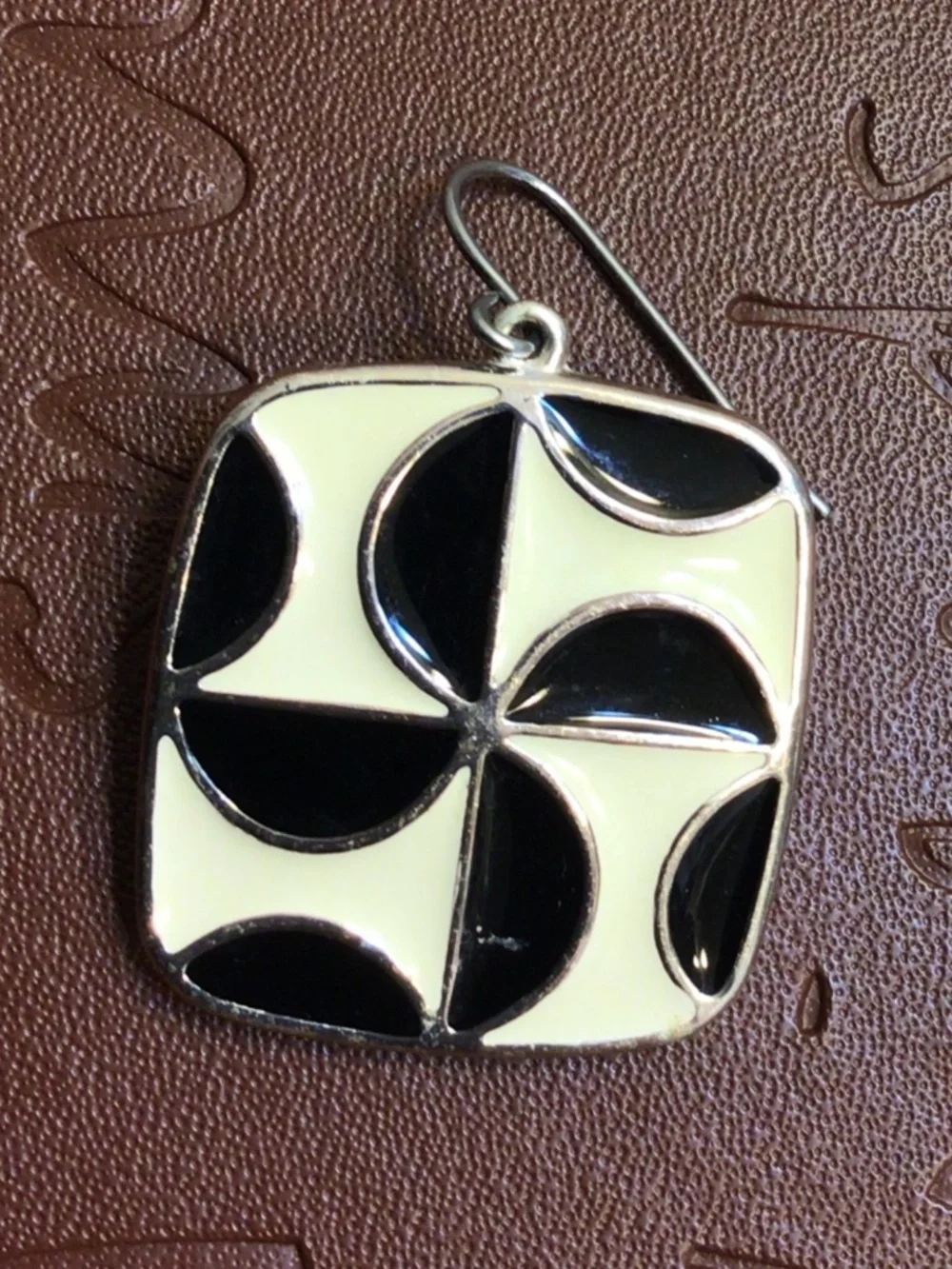 Stylish 1980s Geometric Enamel Hook Earrings with Black and Cream-colored Design